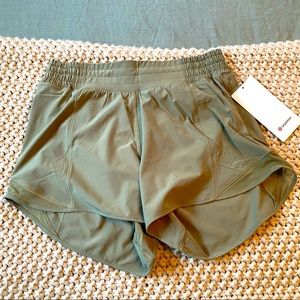 Lululemon Hotty Hot Short High Rise 4” (si…